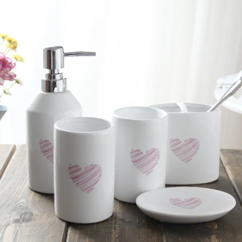 5pcs Heart Wourmth Китай керамический набор для ванной комнаты 6 шт. с лотком фарфор креативный Фламинго свадебный подарок 5 шт. зубная щетка чашка жидкая бутылка - Цвет: 5pcs Heart