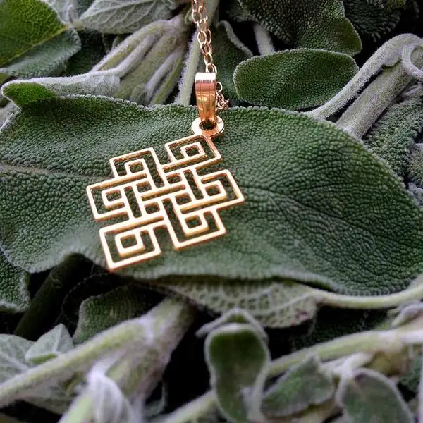 10 шт. ожерелье с бесконечным узлом и вечным Золото благоприятный символ амулет