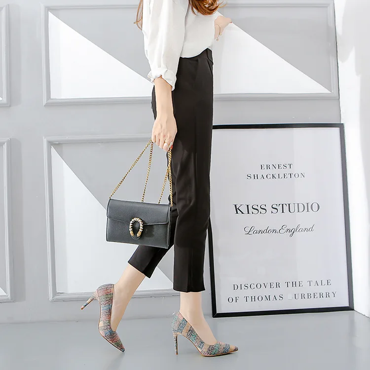 2018 Новое поступление корейской в сдержанном стиле острый носок офисные туфли