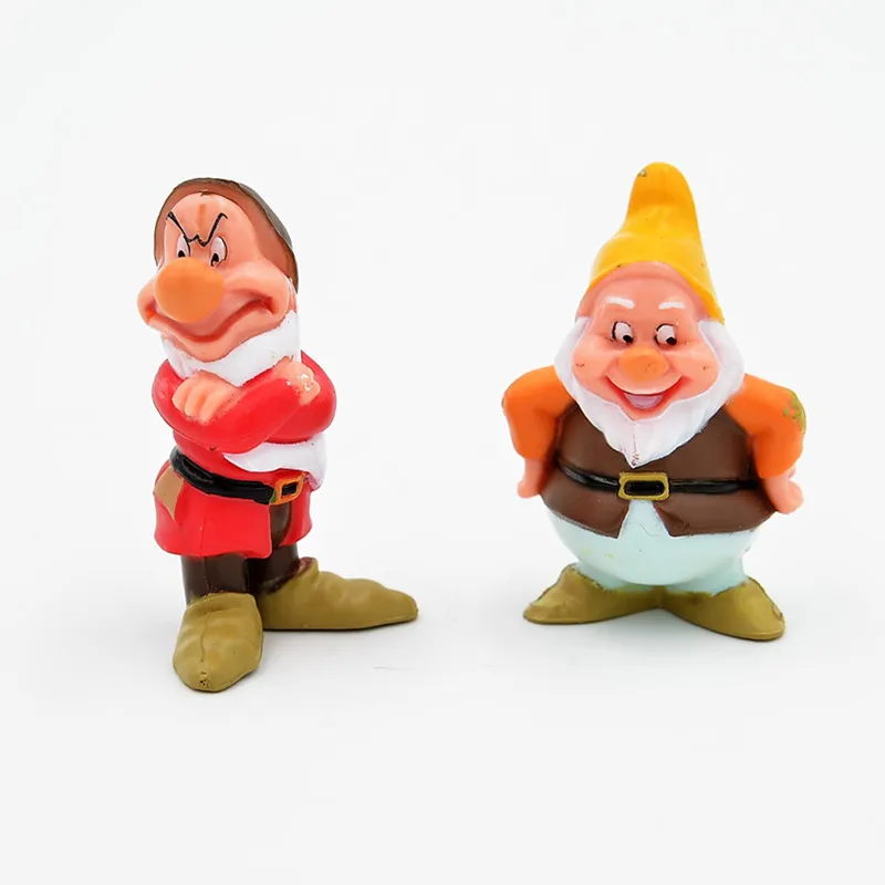 Набор игрушек из ПВХ "Принцессы: Белоснежка и семь гномов" в коллекции из 8 штук (3-8 см) от Disney для подарков детям.