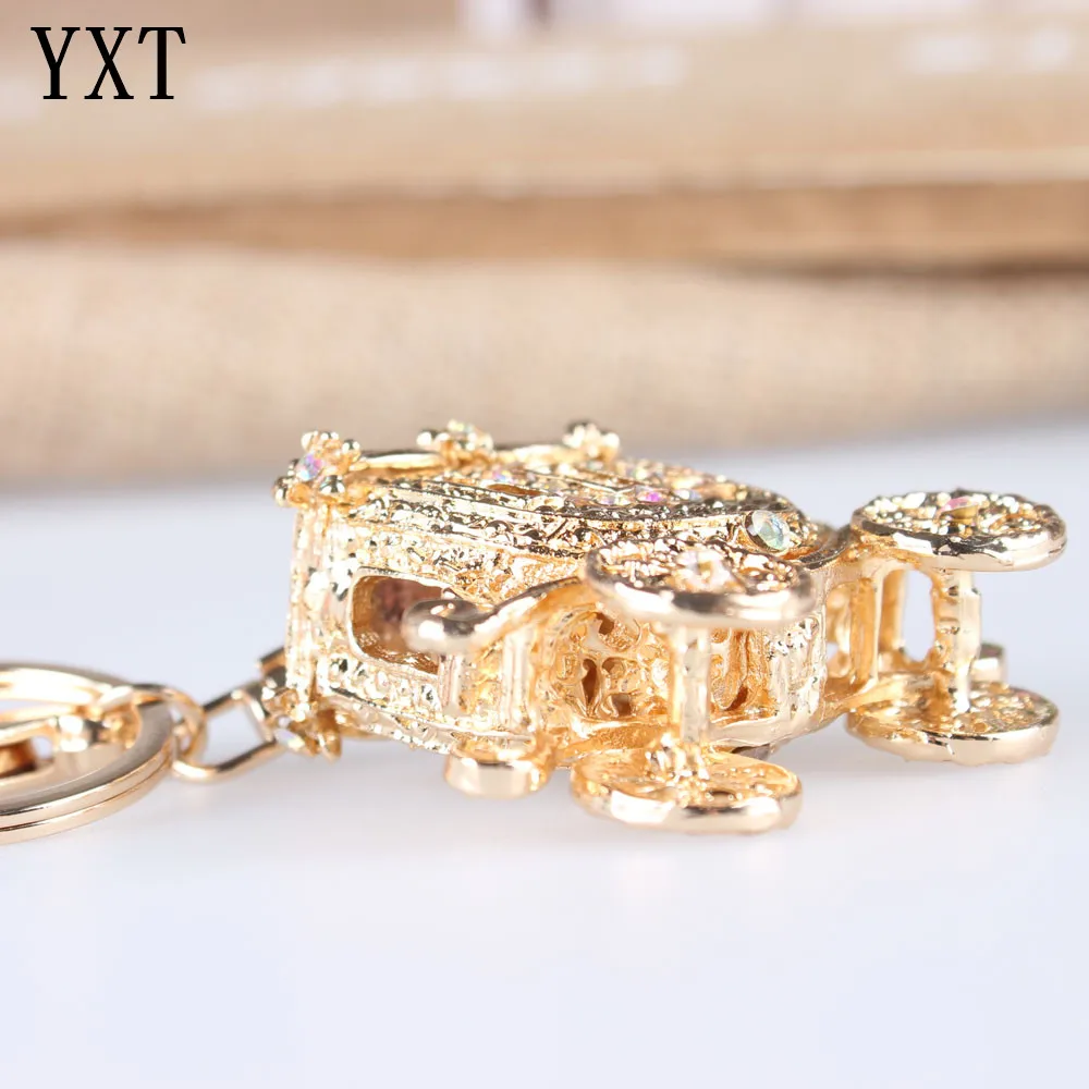

Wedding Royal Carriage Crystal Rhinestone Charm Pendant Purse Bag Car Key Ring Chain Creative Party Friend Christmas Gift