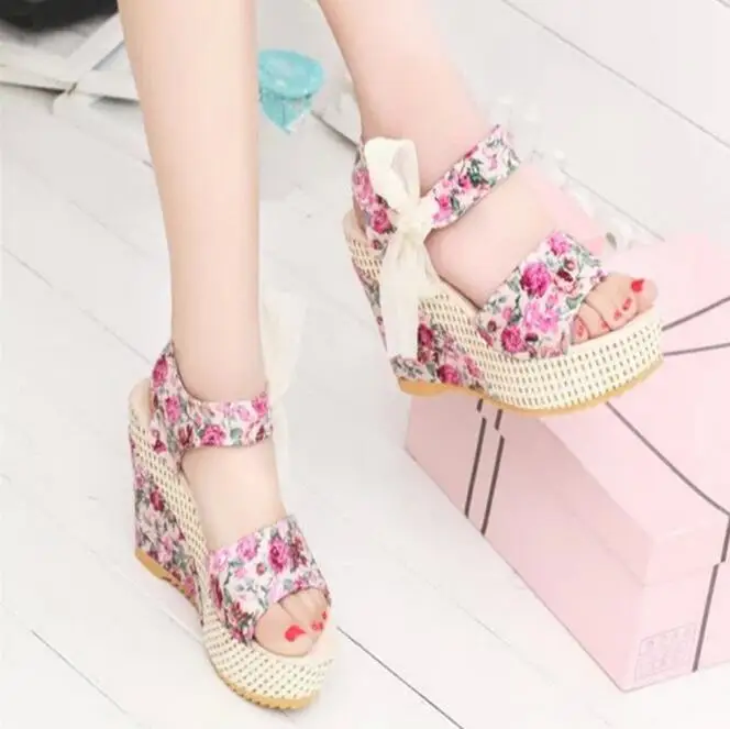 Мода Женщин Сандалии Летние Клинья женские Платформы Кружева Пояса Лук