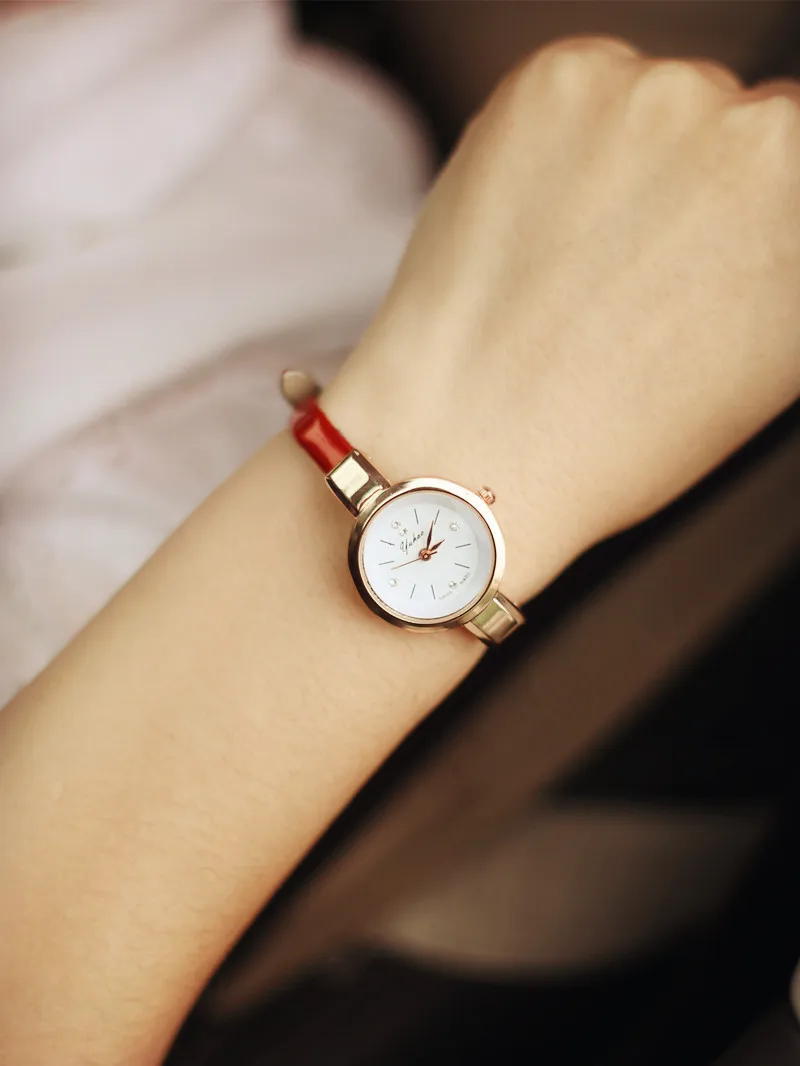 Korean original single retro golden female watch face roman shell small square dial black leather strap Buckle Fashion | Наручные часы