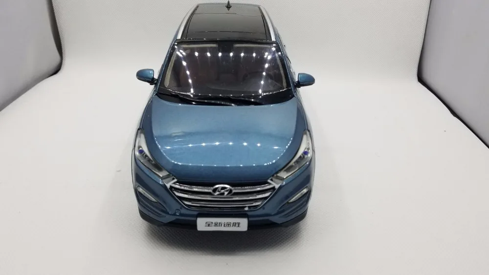 1:18 литья под давлением модель для hyundai Tucson синий внедорожник редкий сплав игрушечный автомобиль миниатюрная коллекция подарки IX