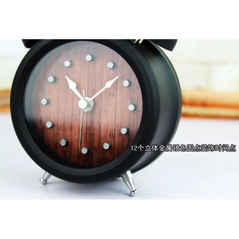 Часы Будильник металлический электронные настольные часы светящийся цифровые