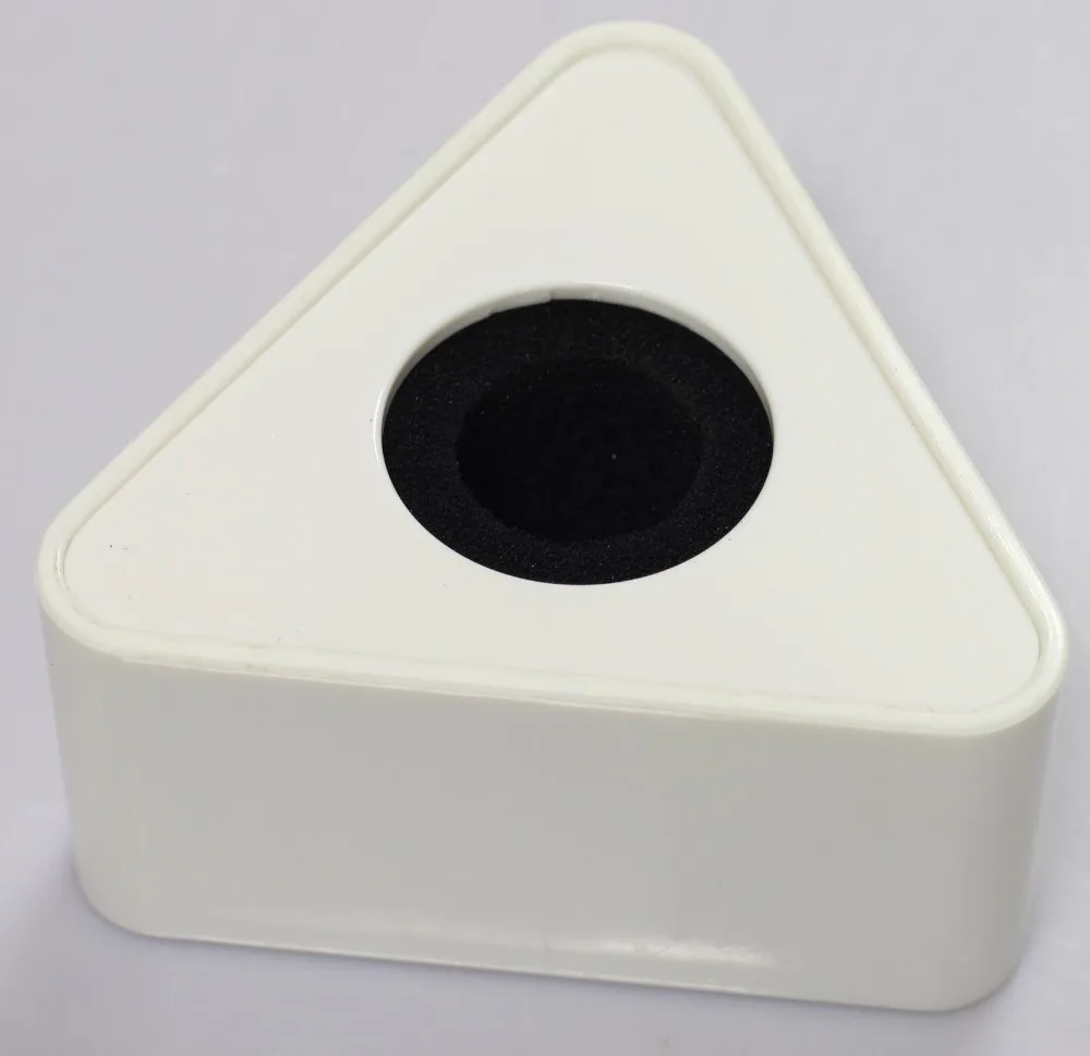 

1x New White Microphone Flag Triangle Cube for mic hlder