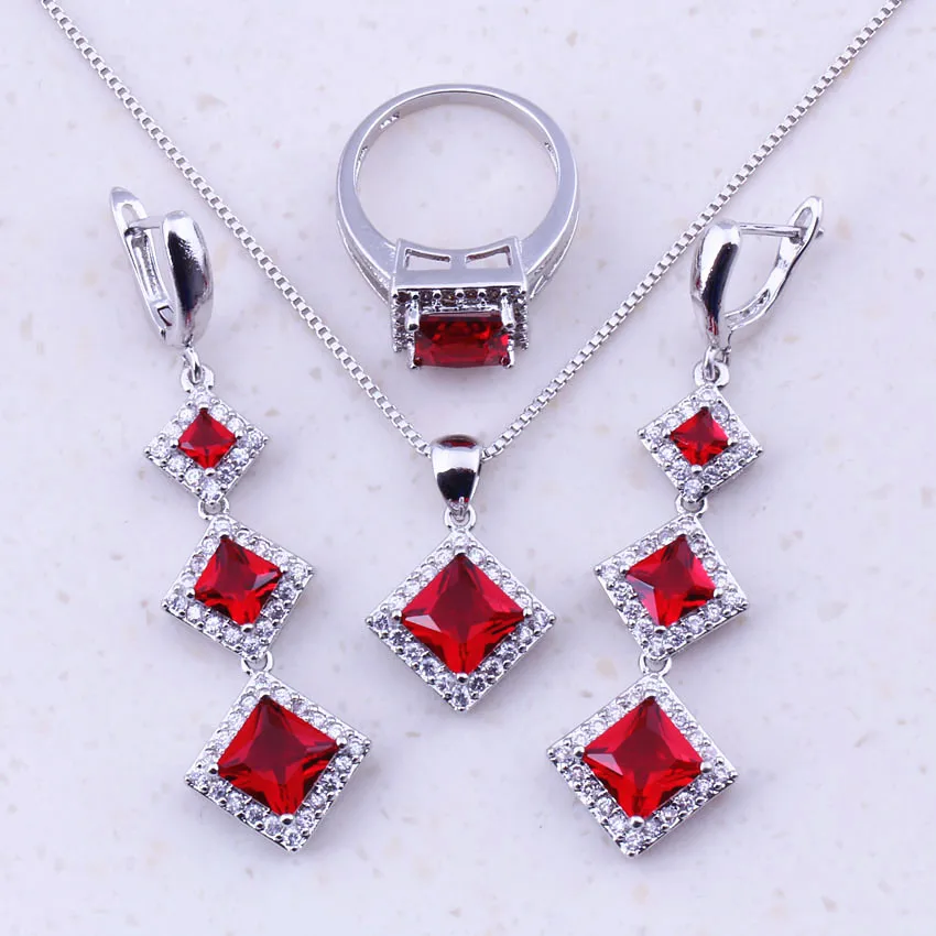Женский ювелирный комплект из серебра 925 пробы с белыми фианитами | Украшения и