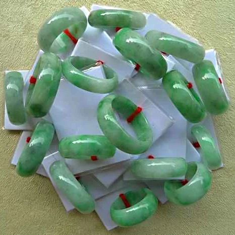 Натуральное кольцо cuiyu в бутике нефритовое с сертификатом | Украшения и