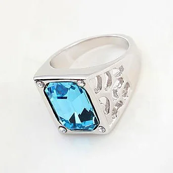 Фирменное ювелирное изделие Ретро стиль антиквариат белые золотистые кристаллы