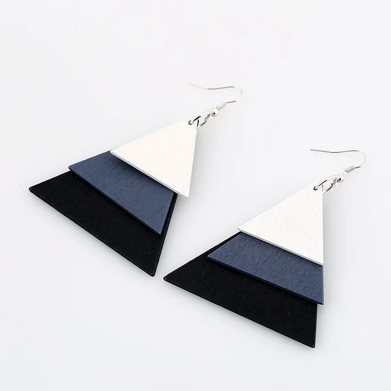 

2021 Gradient color multilayer equilateral triangle wooden earrings retro geometric fresh woman jewelry accessory pendant