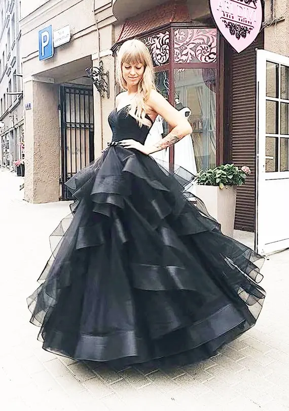 New Arrival Sweetheart Neck Tulle Lace Up Long Wedding Dresses 2019 Tiered Ball Gown Sleeveless Floor Length Dress HFY110201 | Свадьбы и