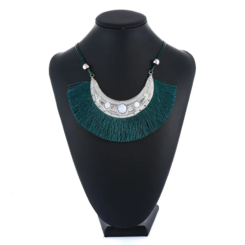 Silver Green KMVEXO богемное ожерелье с подвеской и кисточками, черный, синий, красный, желтый, белый цвета, бахрома с кисточками, Золотая смола, этническая цепочка на свитер, ювелирное изделие, подарок - Окраска металла: Silver Green