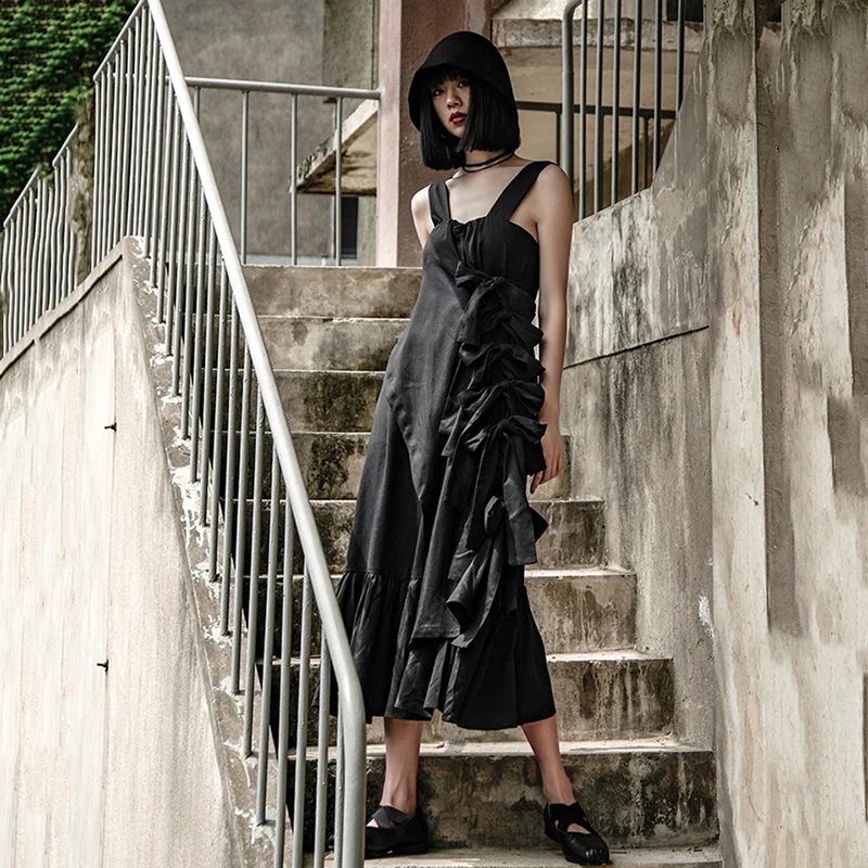 [EAM] New Spring Summer Spaghetti Strap Sleeveless Black Ruffles Split Joint Long Temperament Dress Women Fashion JW631