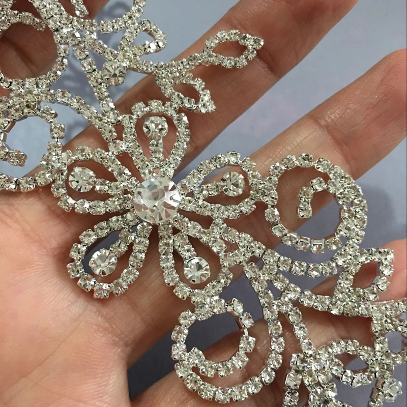 Стразы Цветочная аппликация 1 шт. Серебряная основа пришивная 20x6 см используется