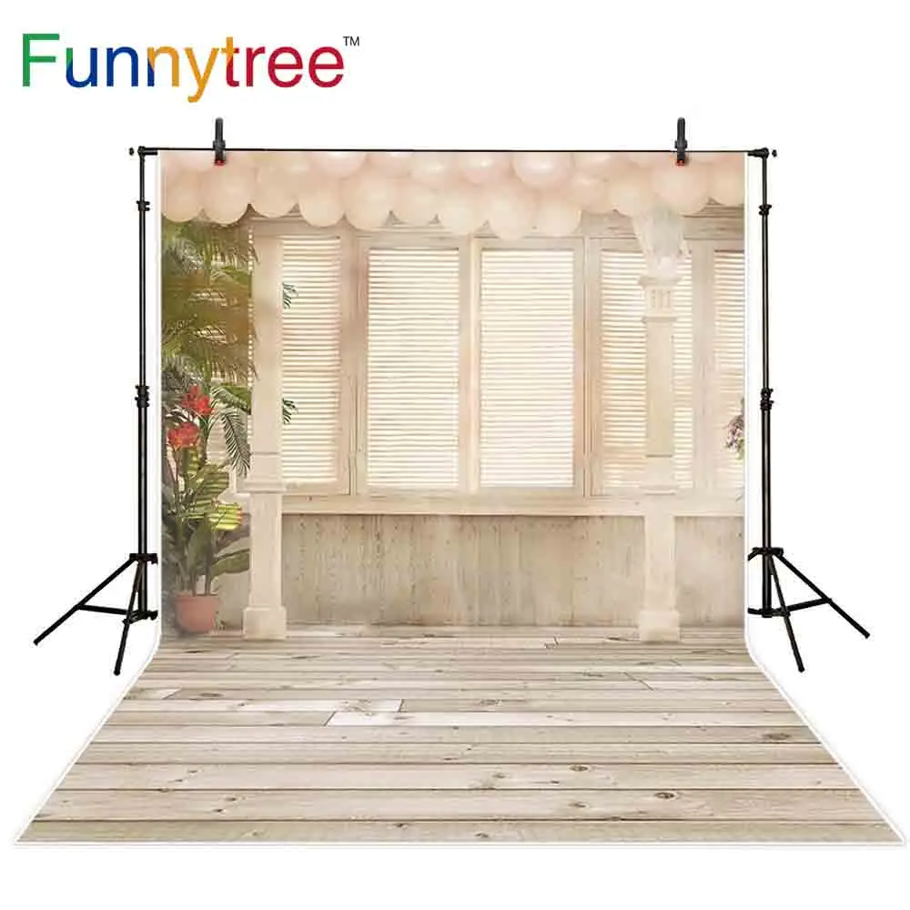 

Фотофон Funnytree с белым деревянным окном и воздушным шаром