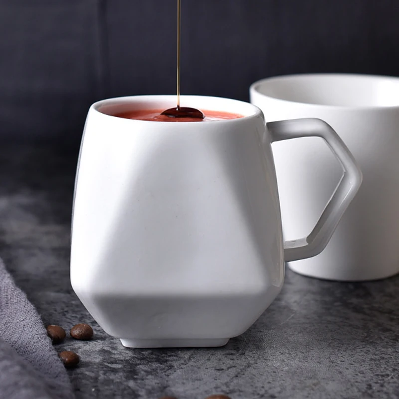 

1Pc Creative Coffee Mug Pure White Ceramic Mug Tea Mug Milk Latte Coffee Drinking Cup Unique Irregular Design Porcelain Mug Gift