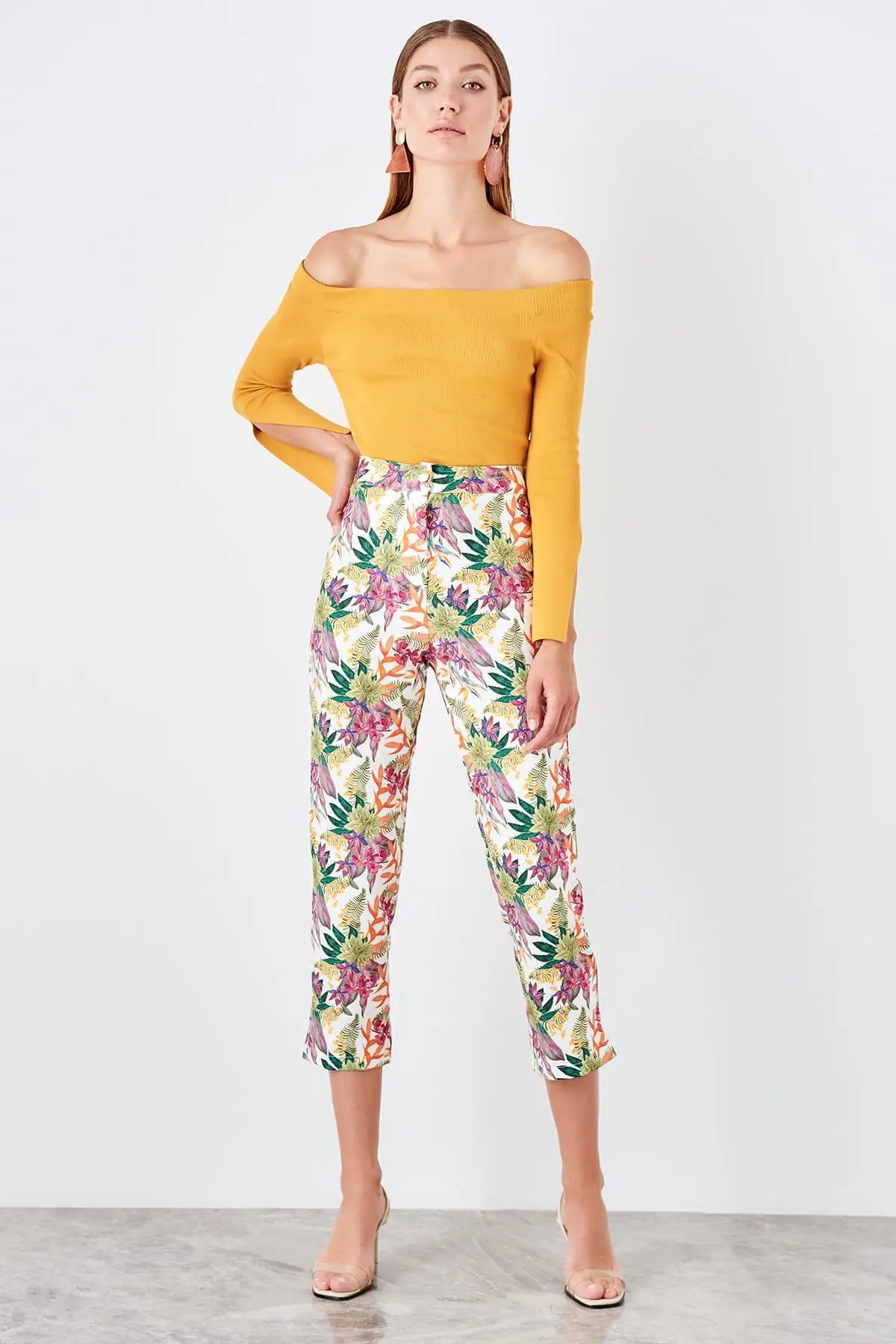 Trendyol брюки с разноцветным узором TWOSS19PL0108