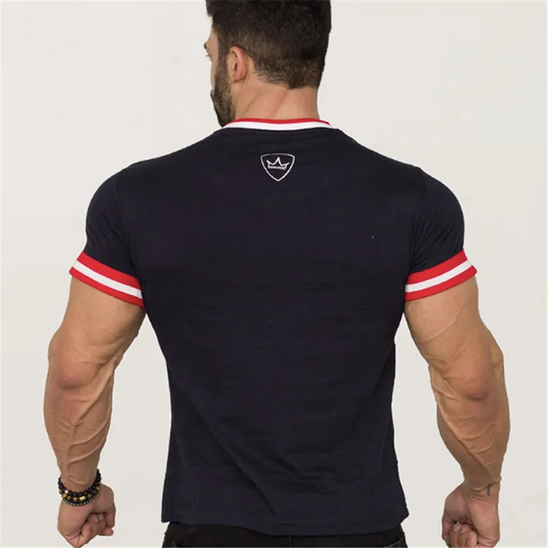 YEMEKE Slim Fit футболки Для мужчин футболки в мозаичном стиле, футболки в стиле пэтчворк, рубашки с коротким рукавом топы Бодибилдинг Фитнес с О-образным вырезом короткий рукав Футболка
