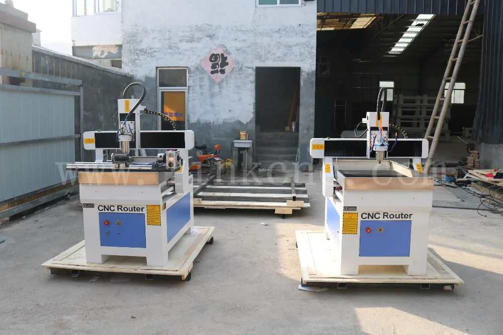 Горячие продажи чпу автоматического 3d резьба по дереву фрезерный станок с cnc