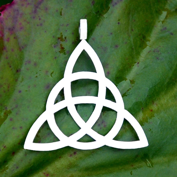 Посеребренный Triquetra-тройной великолепный посеребренные ожерелья и кулоны лот для женщин Модная бижутерия Прямая Новогодний подарок - Окраска металла: Посеребренный