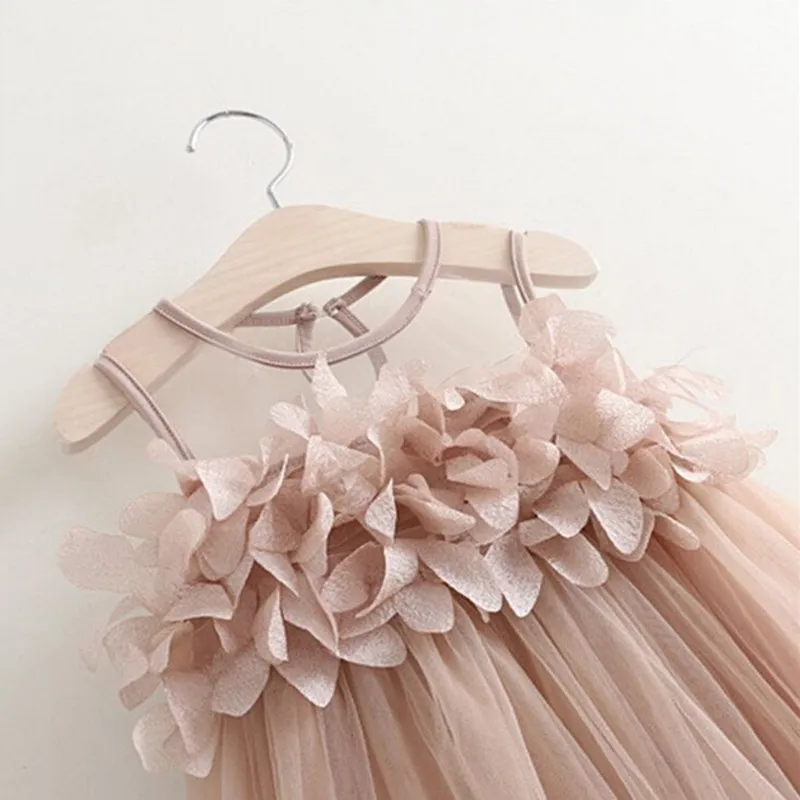 Летнее сетчатое платье для девочек принцессы модное без рукавов украшенное