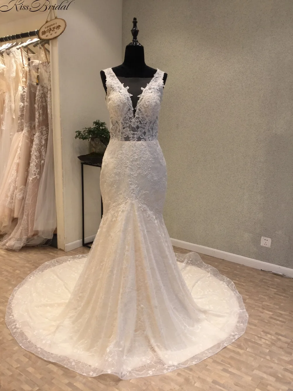 

Abiti da sposa Новая модная Русалка свадебное платье 2018 без спинки винтажные кружевные свадебные платья с коротким шлейфом