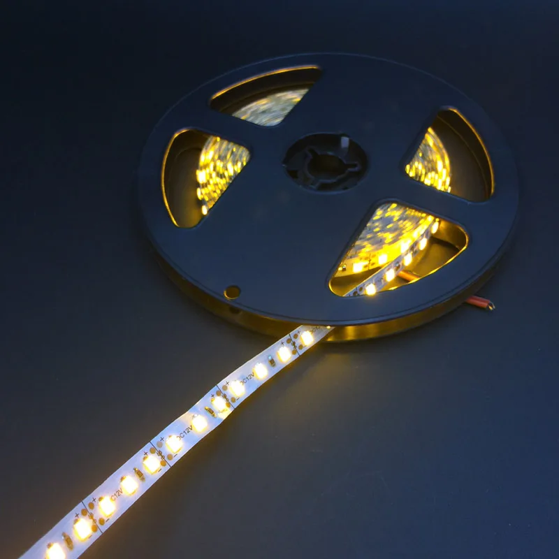 Светодиодная лента не водонепроницаемая 600 светодиодов 5 м 2835 белый теплый