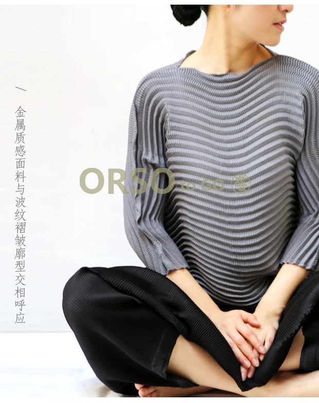 Azterumi Pleats Spring New Women Ripple Pleated T-shirt Casual Loose o Neck Tees Tops Red Black Green Gray Khaki Clothes