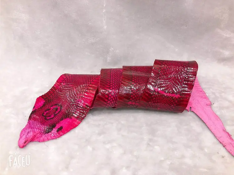 Rose red Искусственный воспитание натуральной змея сырой кожи кожа Материал целый кусок - Цвет: Rose red