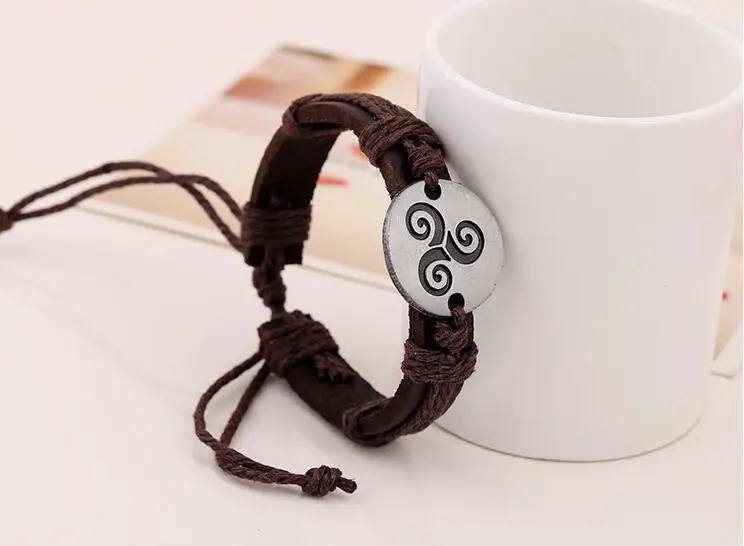 Кожаные браслеты Teen Wolf Triskele ювелирные изделия из фильма Pulseras Прямая поставка