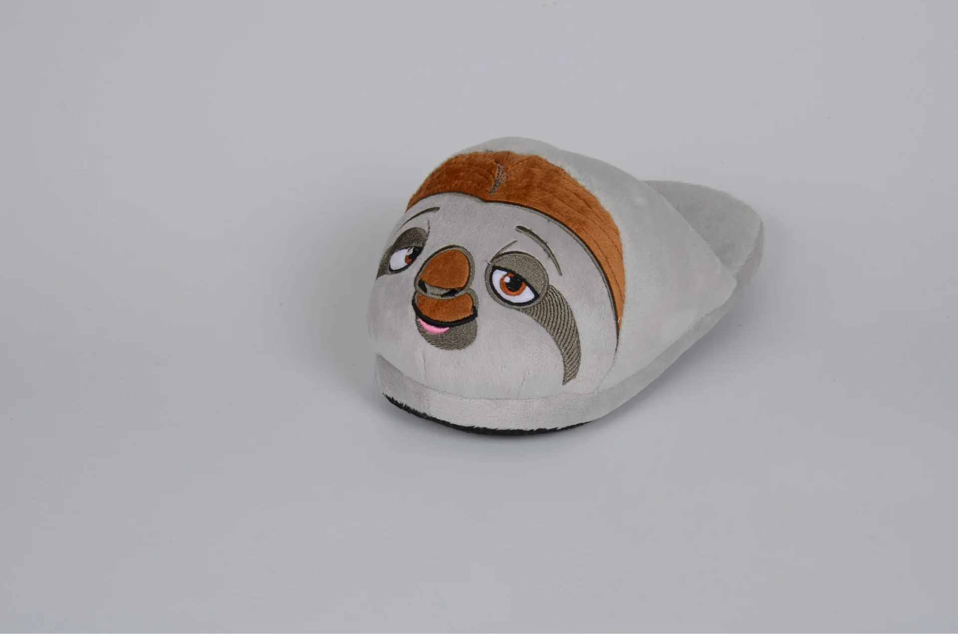 Женские плюшевые тапки с героями мультфильмов модель 2017 года стильные мужские в