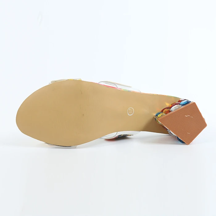 Женские босоножки на квадратном каблуке стразы ручной работы коллекция 2018 года