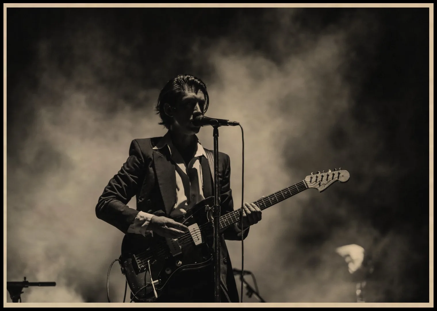 Rock band Arctic Monkeys Kraft Paper Posters Wall Home Bar Posters Home Decor Gift 03 - Цвет: 28