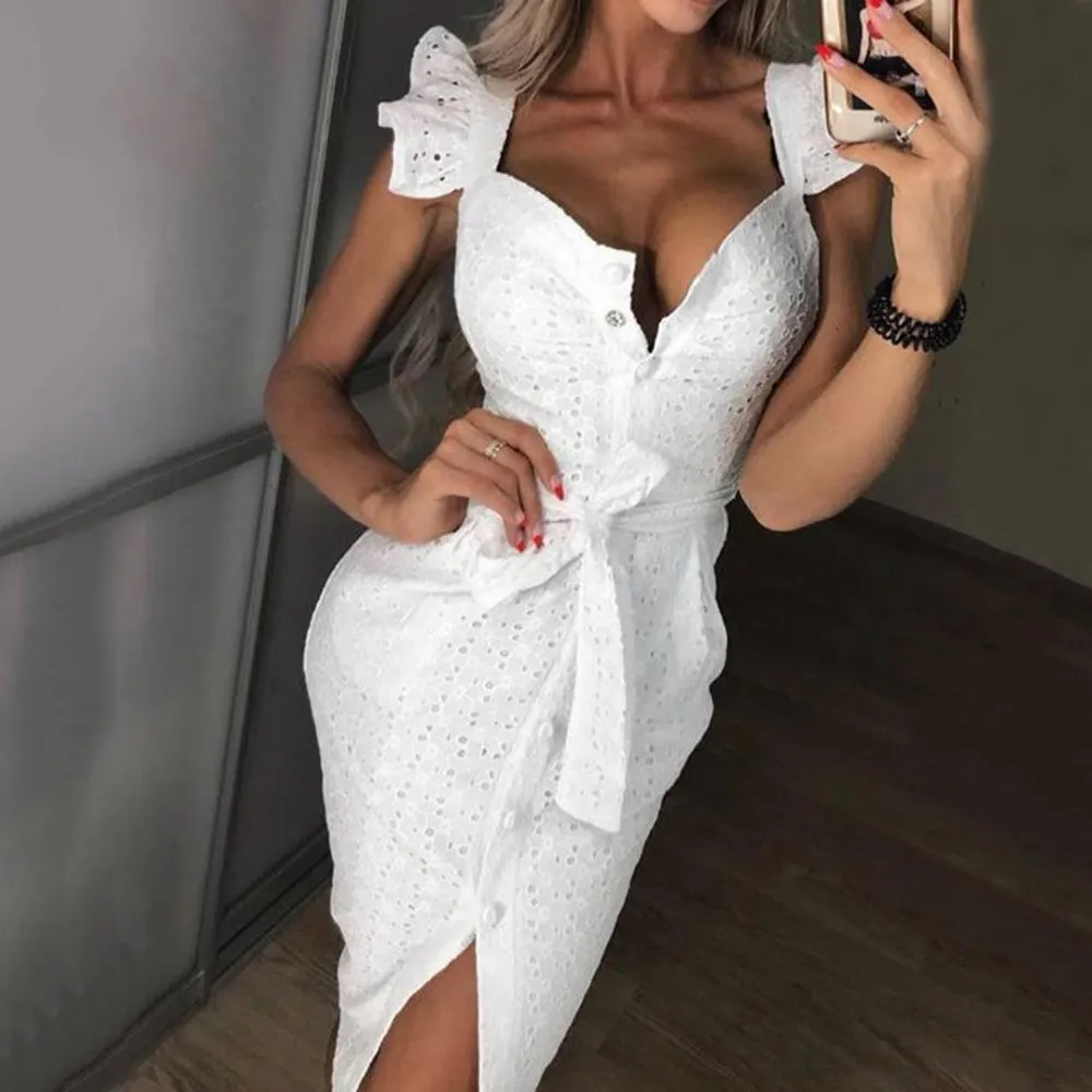 Белое кружевное платье с вышивкой женское облегающее оборками и рукавом