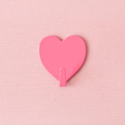 Розовый Милые крючки в форме сердца, металлическая бесшовная вешалка, розовый крючок для хранения, самоклеящаяся настенная вешалка, домашний декор для девочек, для спальни - Цвет: Розовый