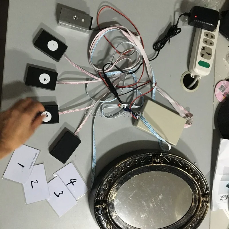 Такагизм игра волшебное зеркало и четыре карты IC открывающийся замок реквизит в