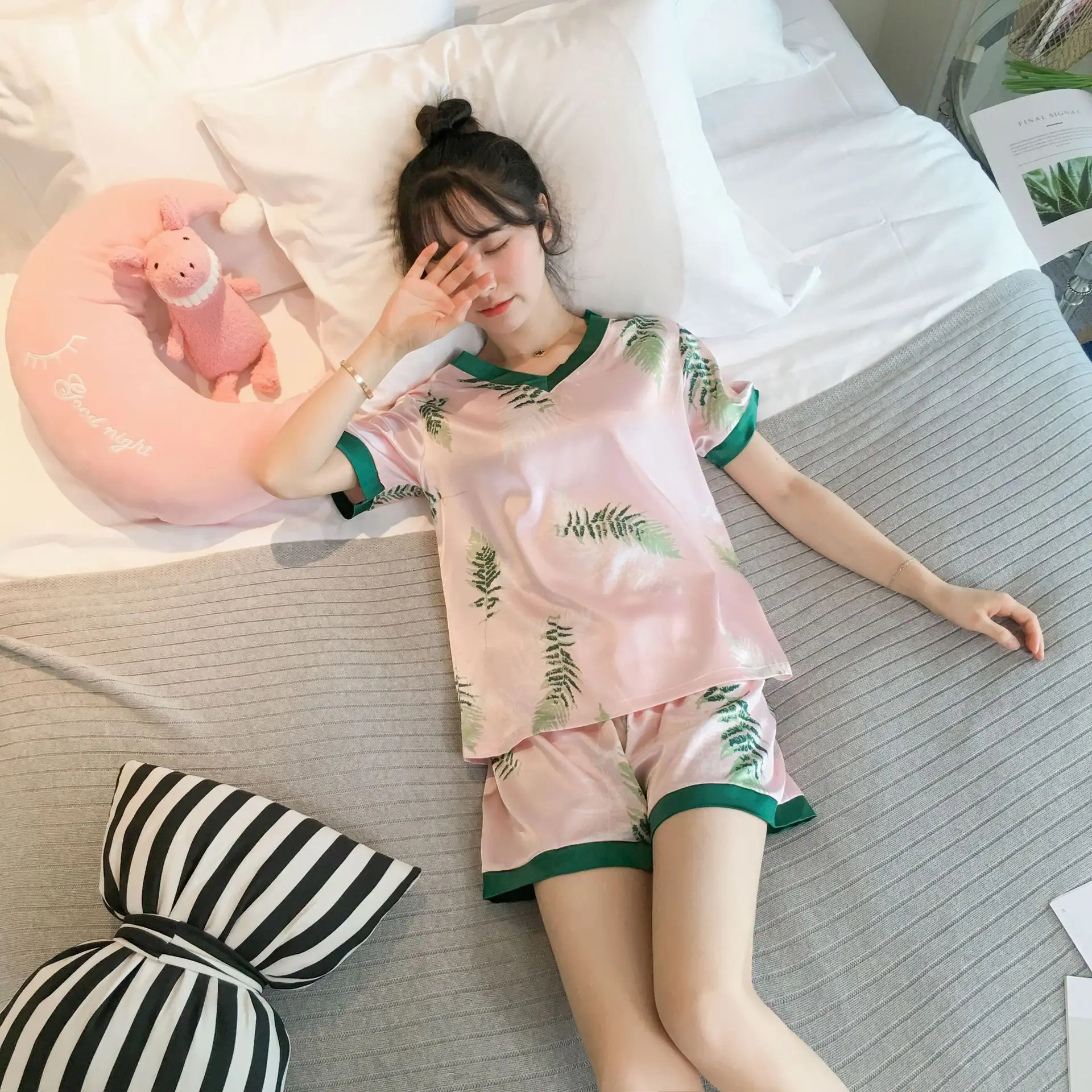 Pajama girls summer ice silk short sleeves two pieces of suit Korean fresh sweet lovely students thin silk home clothes