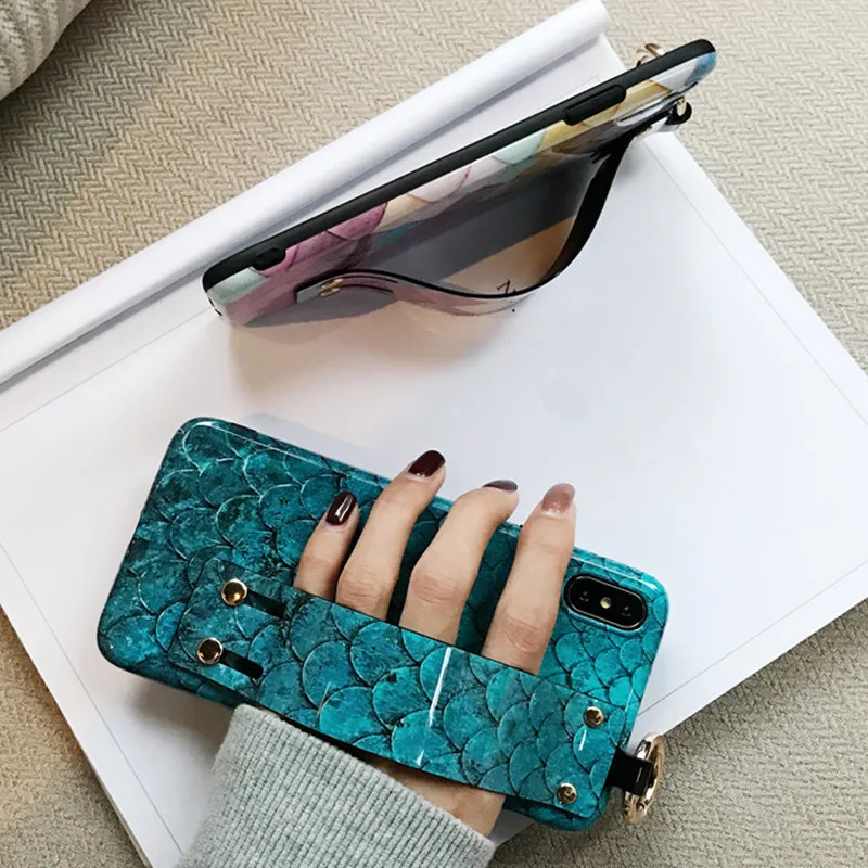 FTAIDKJ For iPhone XR Case Fish Scale Lingge Wrist Strap Phone XS Max X 7 6 6S 8 Plus Back Cover Soft TPU Capa |