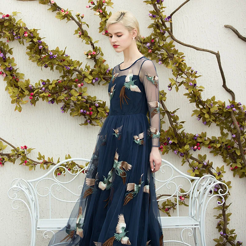 Женское длинное платье с вышивкой летнее макси из сетчатой пряжи в виде птиц