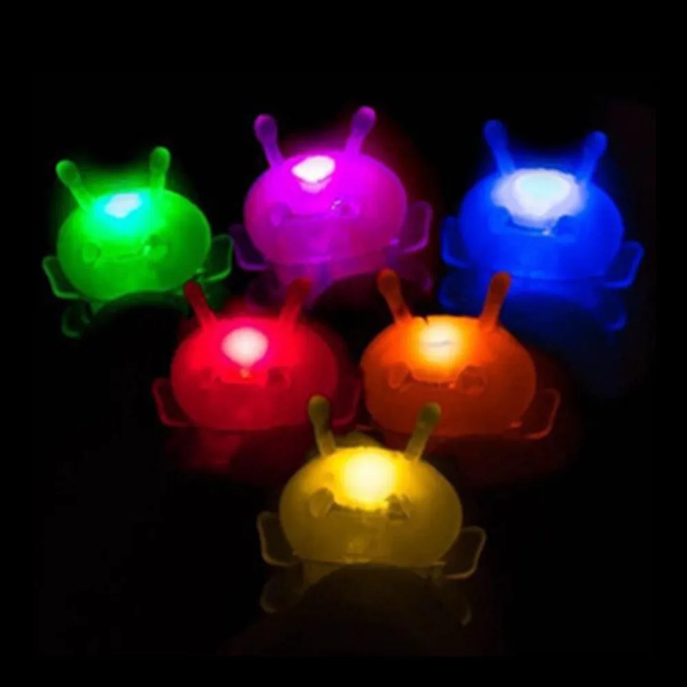 Креативный 3D проектор Honeybee Finger Magic Lamps Toy Lightup Bugz Tricks Props игрушка для мобильного