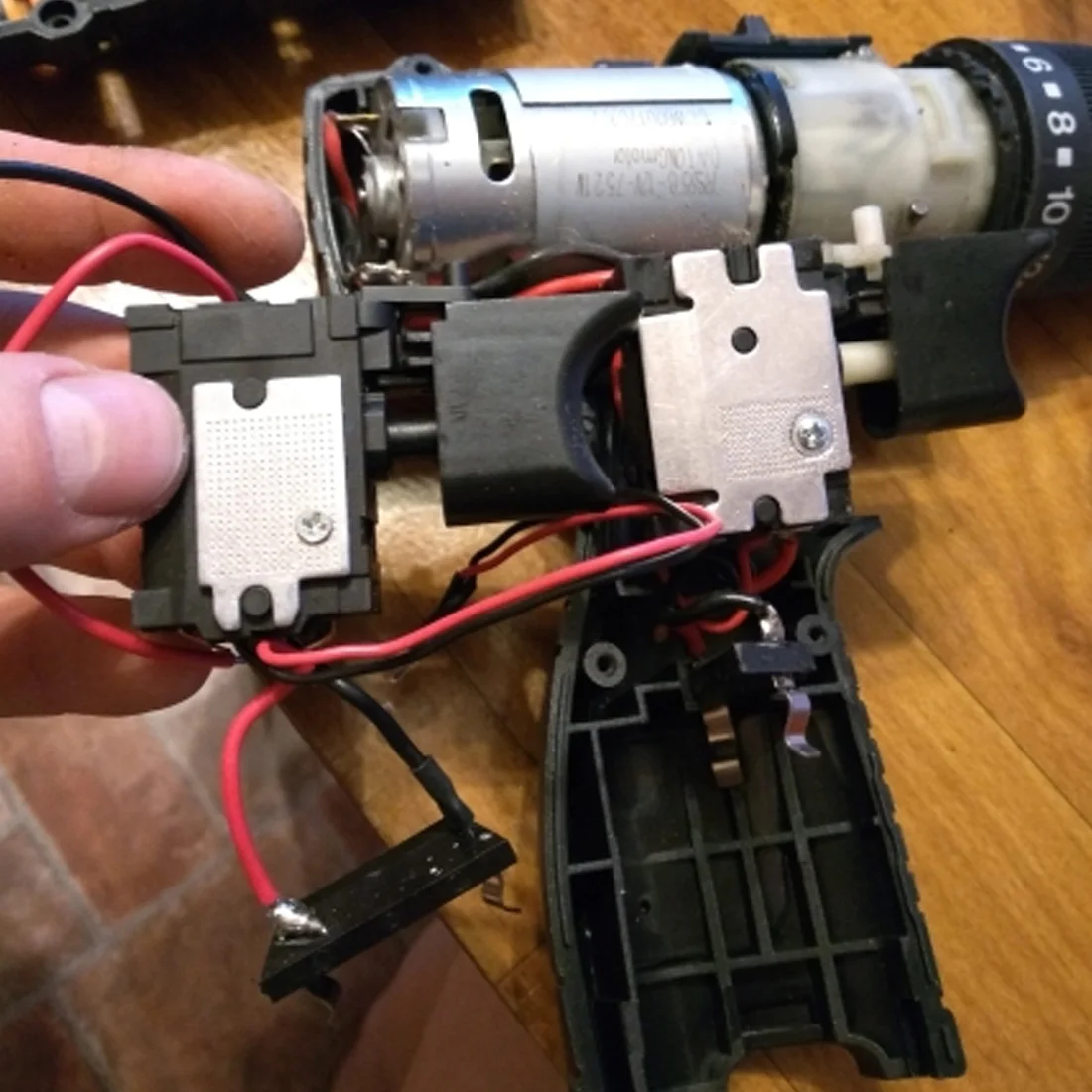 Переключатель с регулируемой скоростью для электрической дрели 250 в перем.