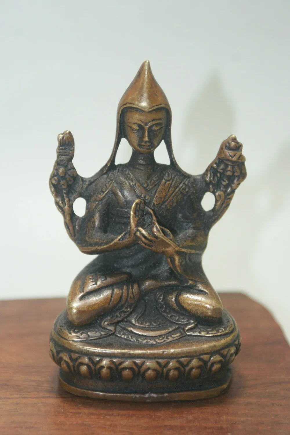 

Китайская старая Тибет, буддизм, статуя Будды тара Гуаньинь, старая медная статуя