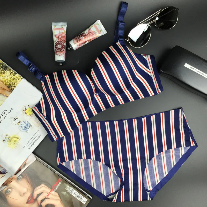 2019 new striped girl print navy wind no steel ring massage point half piece seamless underwear bra set