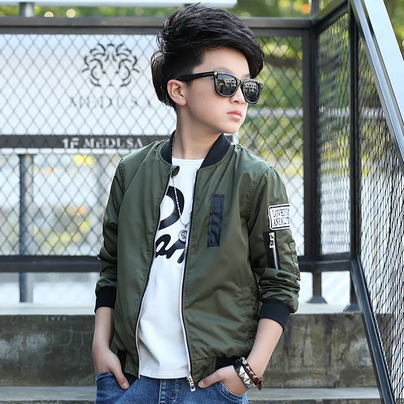 Демисезонная куртка для мальчиков куртка-бомбер зеленая ветровка зимняя детская