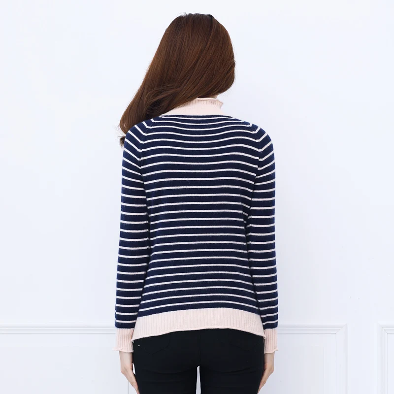 Женский шерстяной свитер в полоску теплый кашемировый с высоким воротником