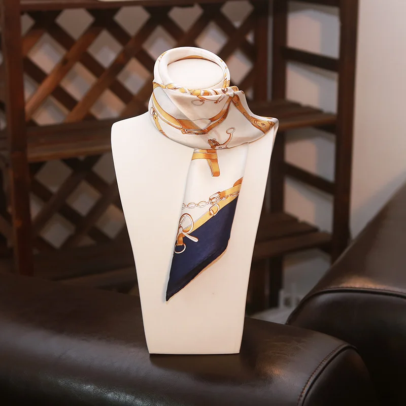 Женский шелковый шарф с принтом золотистый темно-синий кожаной пряжкой 100%