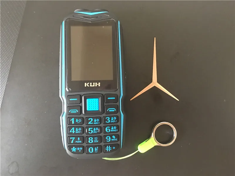 KUH T3 внешний аккумулятор, телефон, две sim-карты, камера, MP3, двойной фонарик, большой голос, 2,4 дюймов, прочный, ударопрочный, дешевый мобильный телефон
