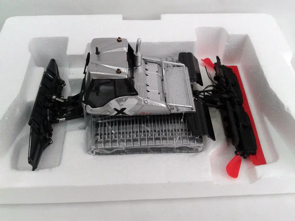 Утонченная обувь для уборки снега 1:43 BISON X грузовиков более четкое оборудование