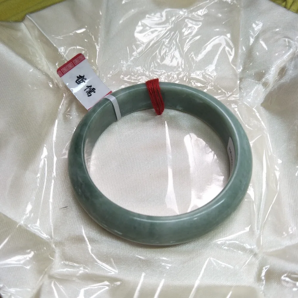 

Zhe Ru Jewelry Pure Natural Jadeite Light Green Bangle Elegant 54-62mm Princess Bracelet Send A-level National Certificate