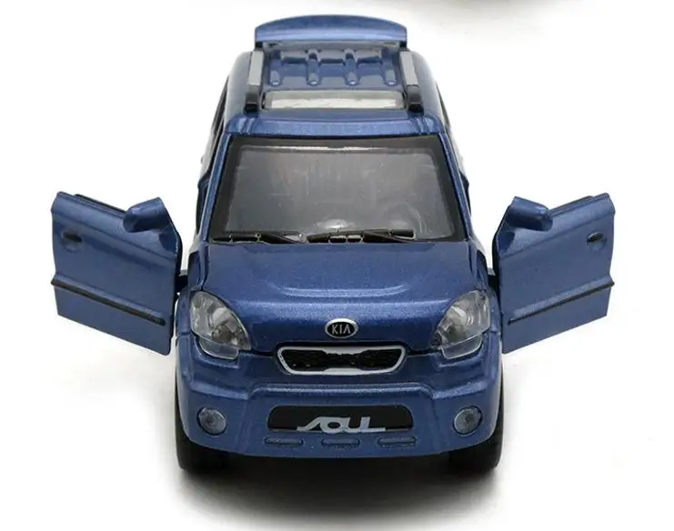 1:32 Высокая модель автомобиля, KIA soul SUV, 4 открытые двери, музыка и вспышка, литой металлический игрушечный автомобиль